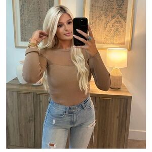 Women’s Long Sleeve Ribbed Top in Brown